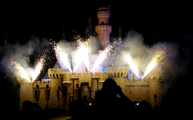 DisneyLand Resort Waterworks Parade