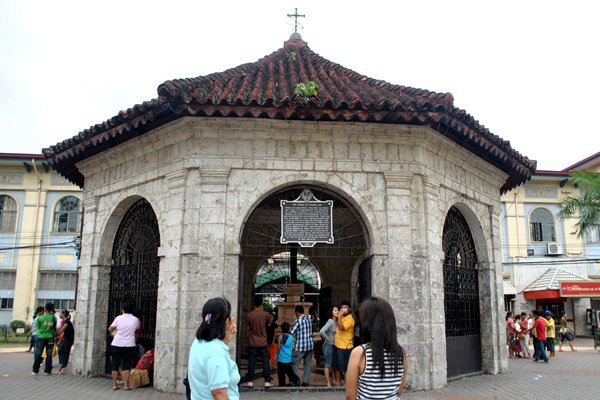 Cebu-Bohol Budget Itinerary - Magellan's Cross