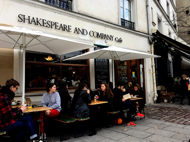 Shakespeare and Company cafe