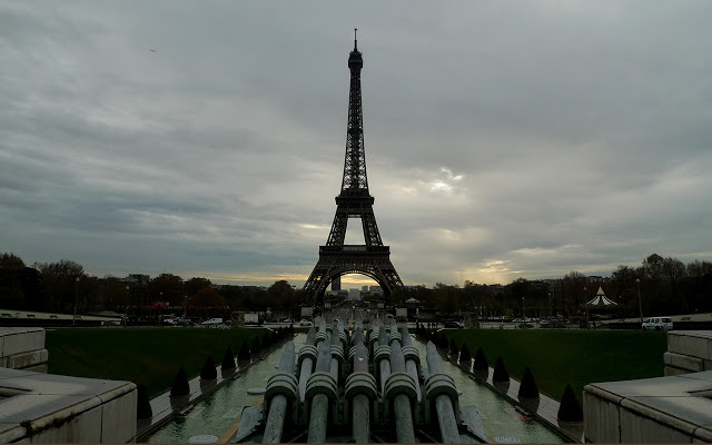 solo travel in Paris - Eiffel Tower