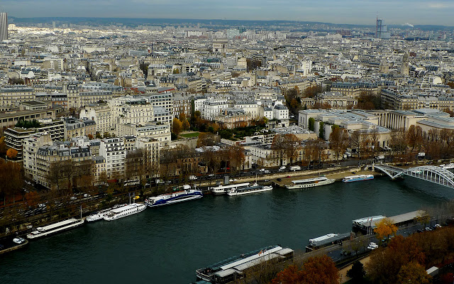 solo travel in Paris - Eiffel Tower