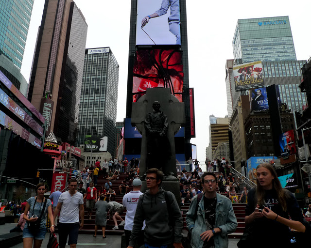 solo backpacking New York City - Time's Square