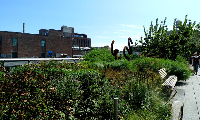 solo backpacking New York City - The High Line
