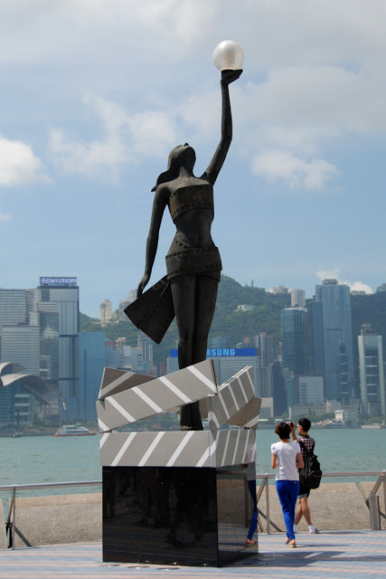 3 Days Hong Kong on a budget - Avenue Stars