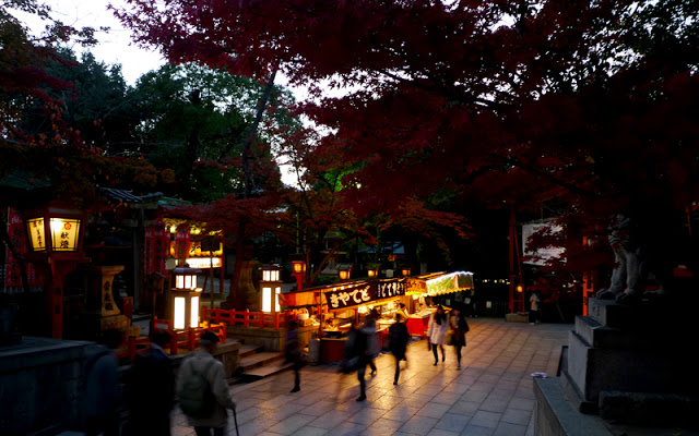 Yasaka shrine and Marayumi Park